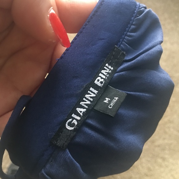 Gianni Bini Off Shoulder Blouse 👚 - Picture 4 of 5